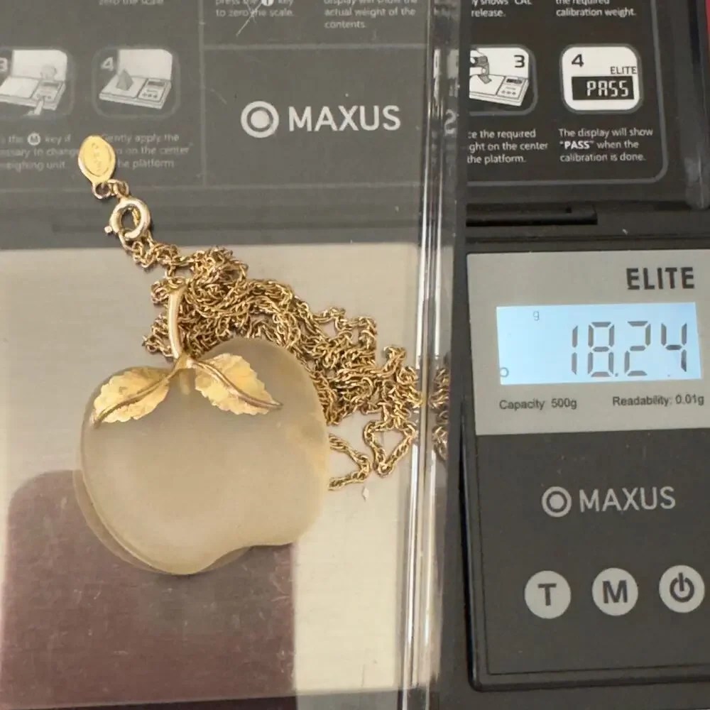 Vintage Avon Frosted Apple Pendant Necklace Gold tone Accent & 28” Chain Signed